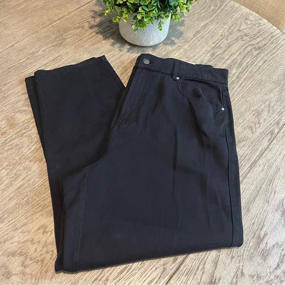 H&M Solid Black High Rise Tapered Straight Leg Loose Mom Jeans Size 14 NWT - Picture 3 of 9